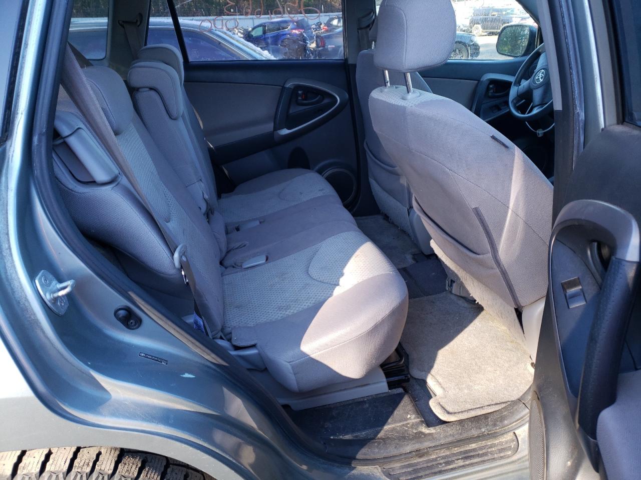 Photo 6 from auction – 2007 TOYOTA RAV4 with VIN JTMBD35V975073707