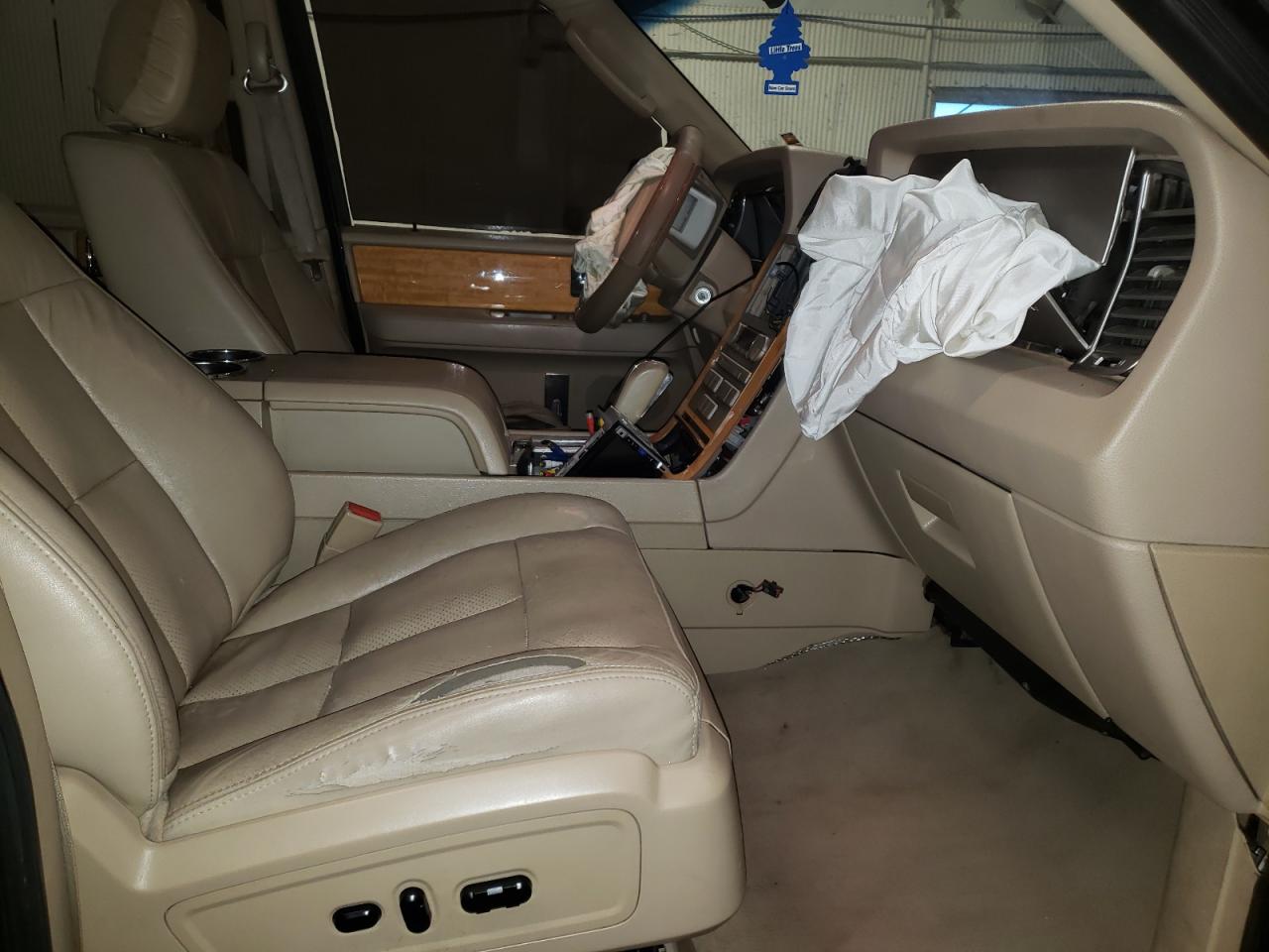 Photo 5 from auction – 2007 LINCOLN NAVIGATOR with VIN 5LMFU28587LJ24402