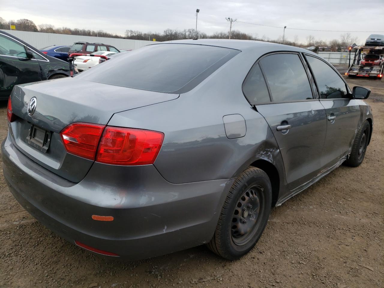 Photo 4 from auction – 2014 VOLKSWAGEN JETTA BASE with VIN 3VW2K7AJ0EM329690