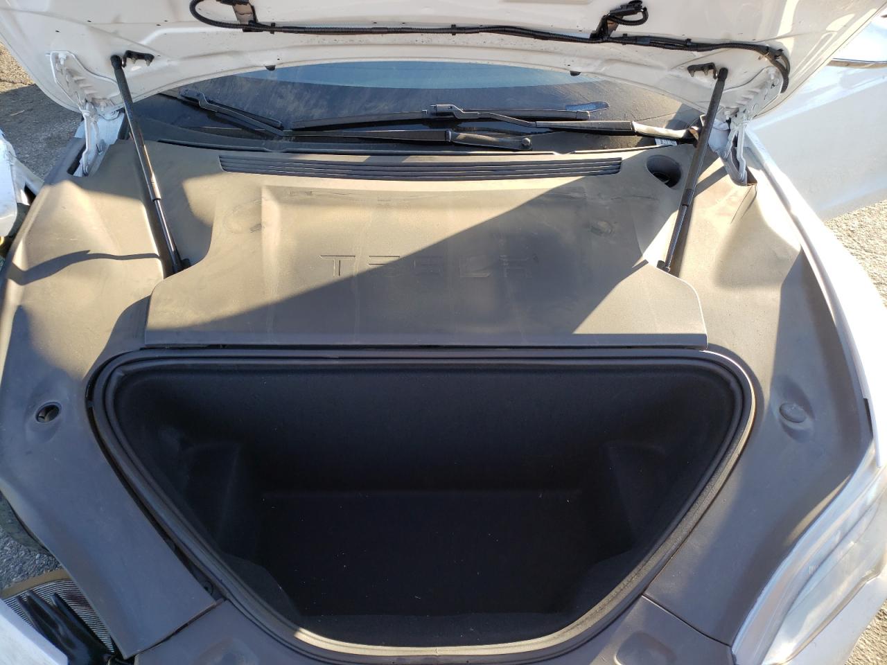 Photo 7 from auction – 2020 TESLA MODEL S with VIN 5YJSA1E29LF391371