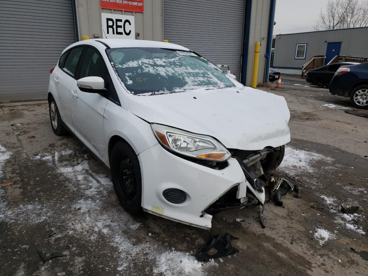 FORD FOCUS SE 2014 with VIN 1FADP3K2XEL400057 - Photo from auction