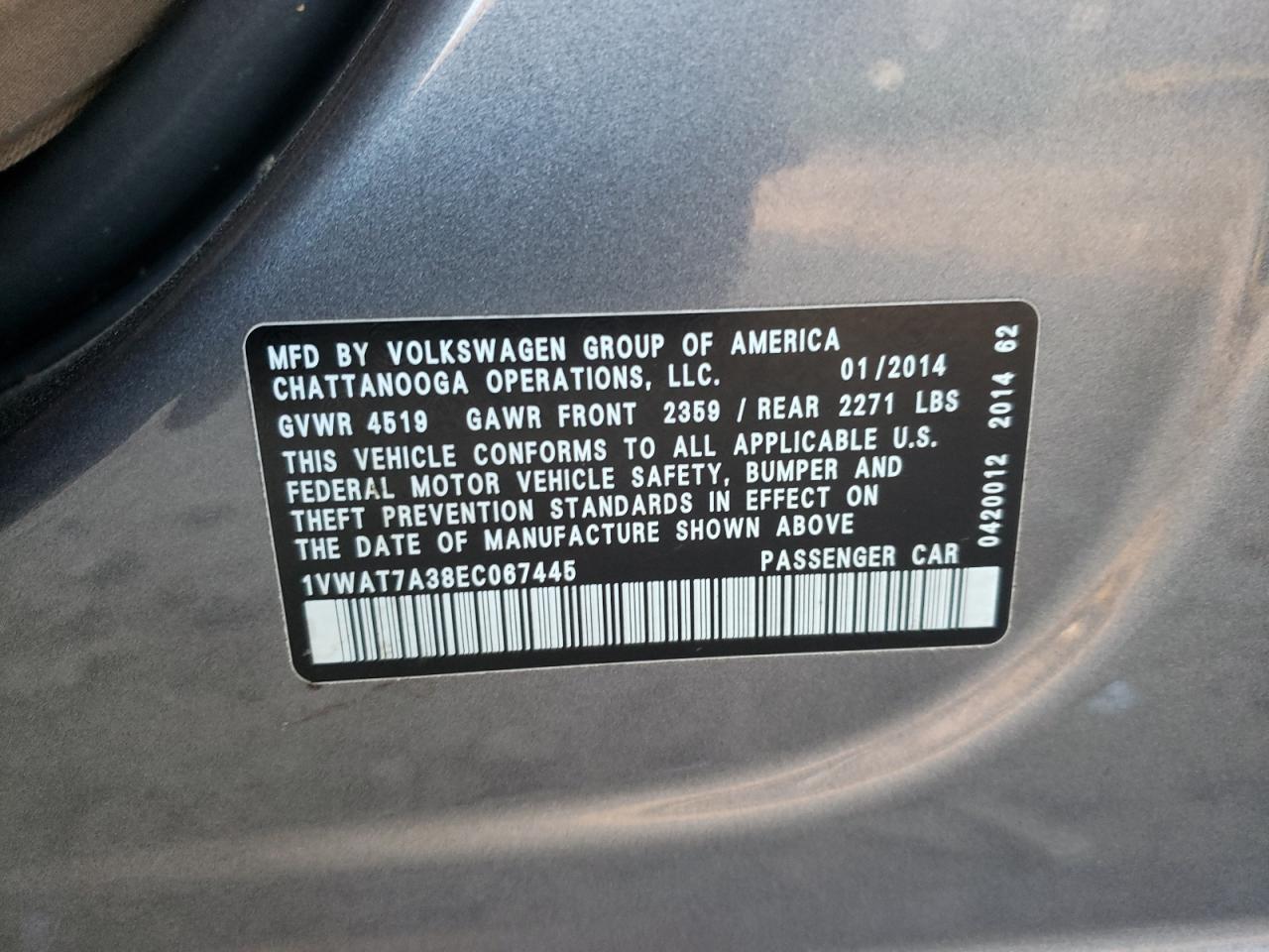 Photo 10 from auction – 2014 VOLKSWAGEN PASSAT S with VIN 1VWAT7A38EC067445