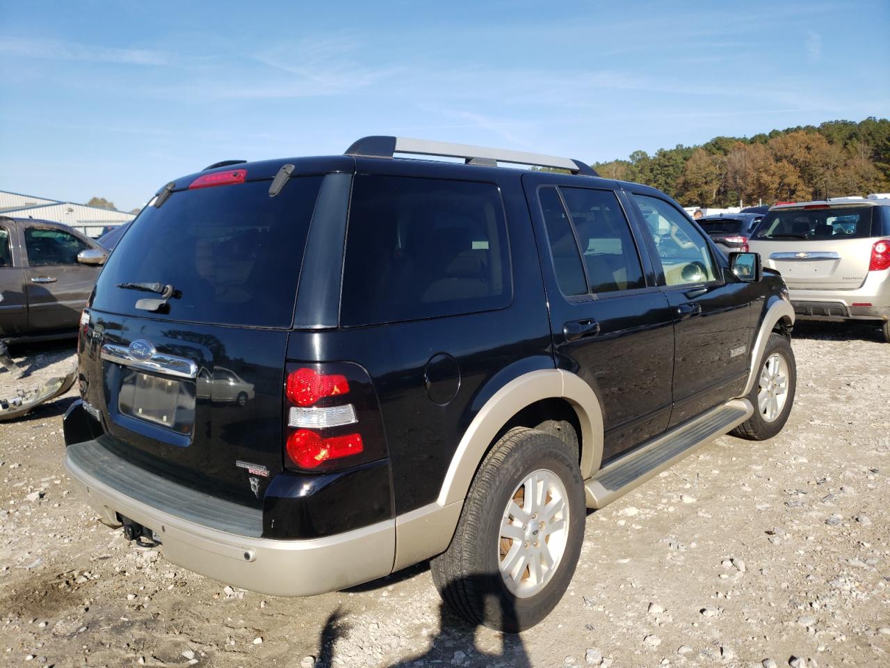 Photo 4 from auction – 2006 FORD EXPLORER E with VIN 1FMEU64826UB40755