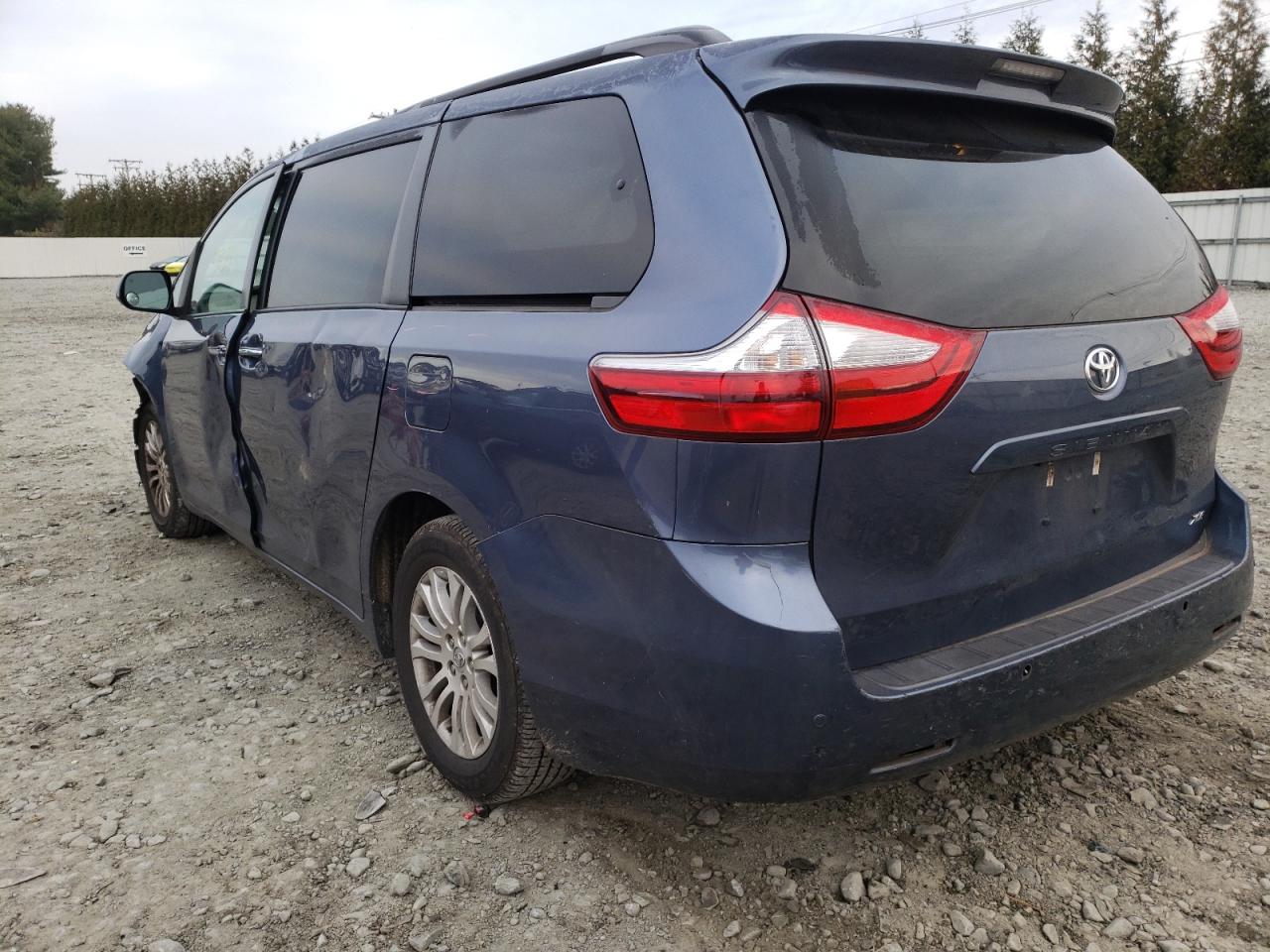 Photo 3 from auction – 2016 TOYOTA SIENNA XLE with VIN 5TDYK3DC2GS739042