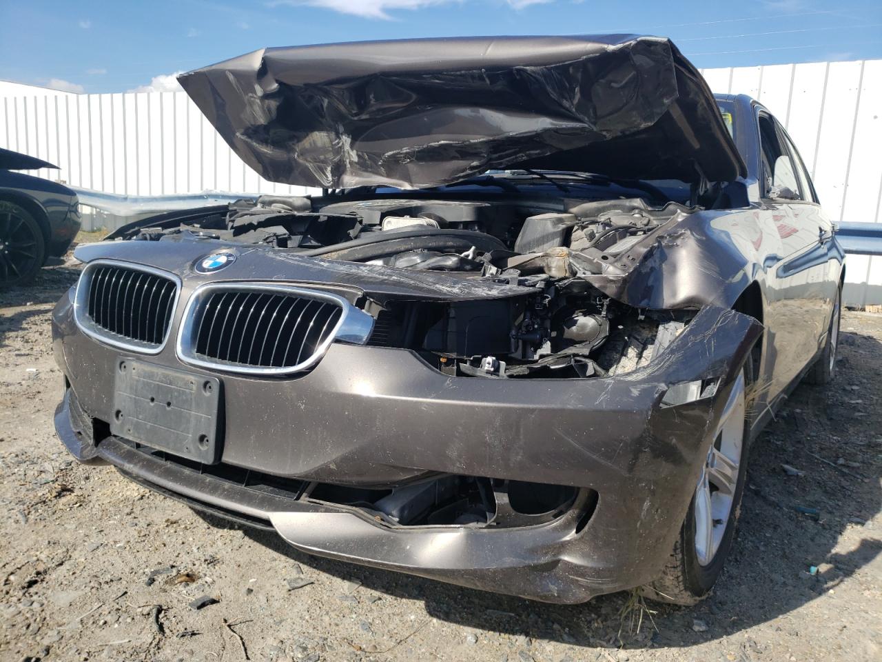 Zdjęcie 9 z aukcji – 2014 BMW 320 I z VIN WBA3B1C50EK134729