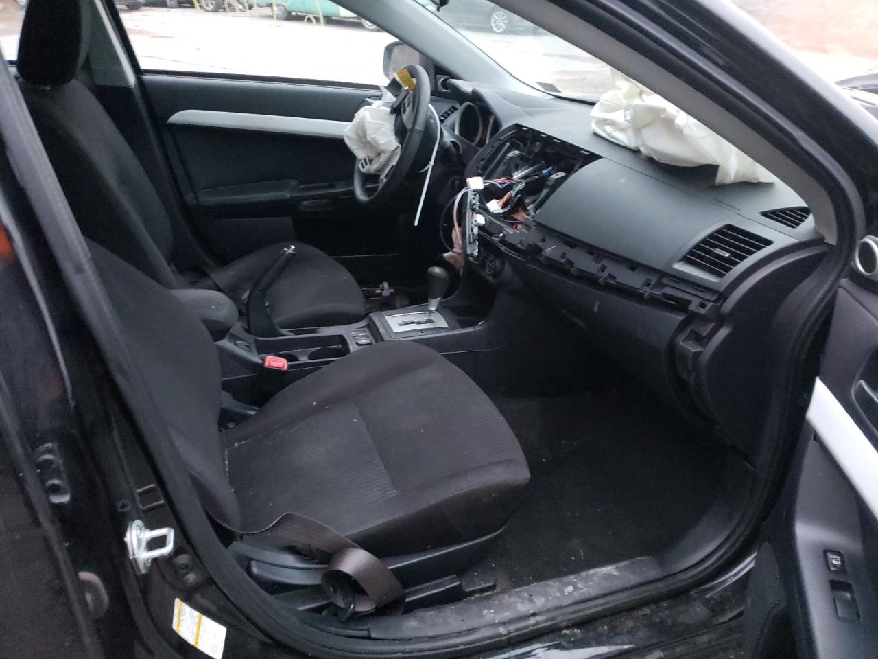 Photo 5 from auction – 2015 MITSUBISHI LANCER SE with VIN JA32V2FW4FU012167