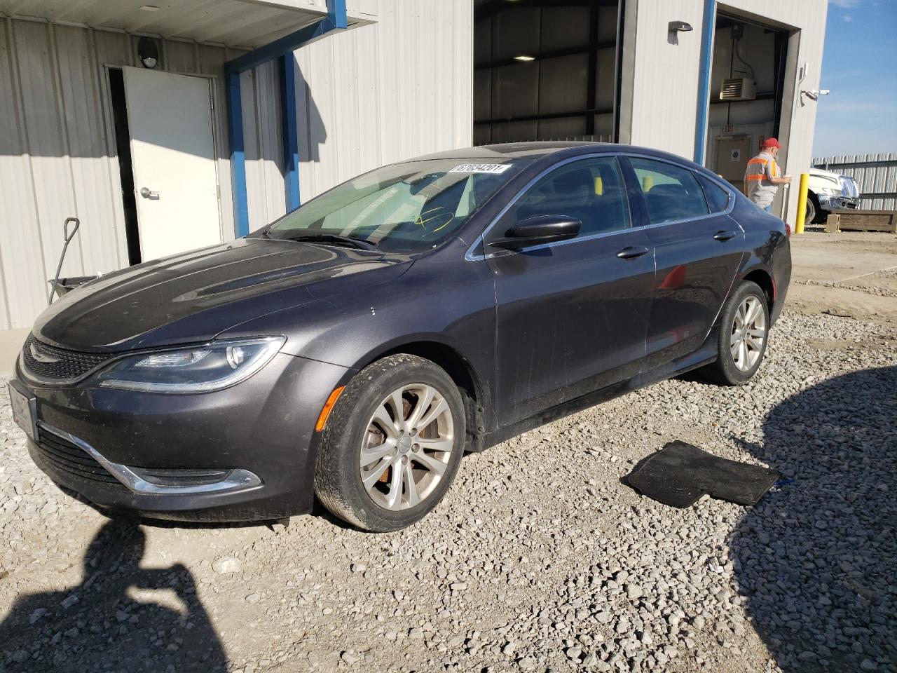 Photo 2 from auction – 2015 CHRYSLER 200 LIMITE with VIN 1C3CCCAB3FN502815