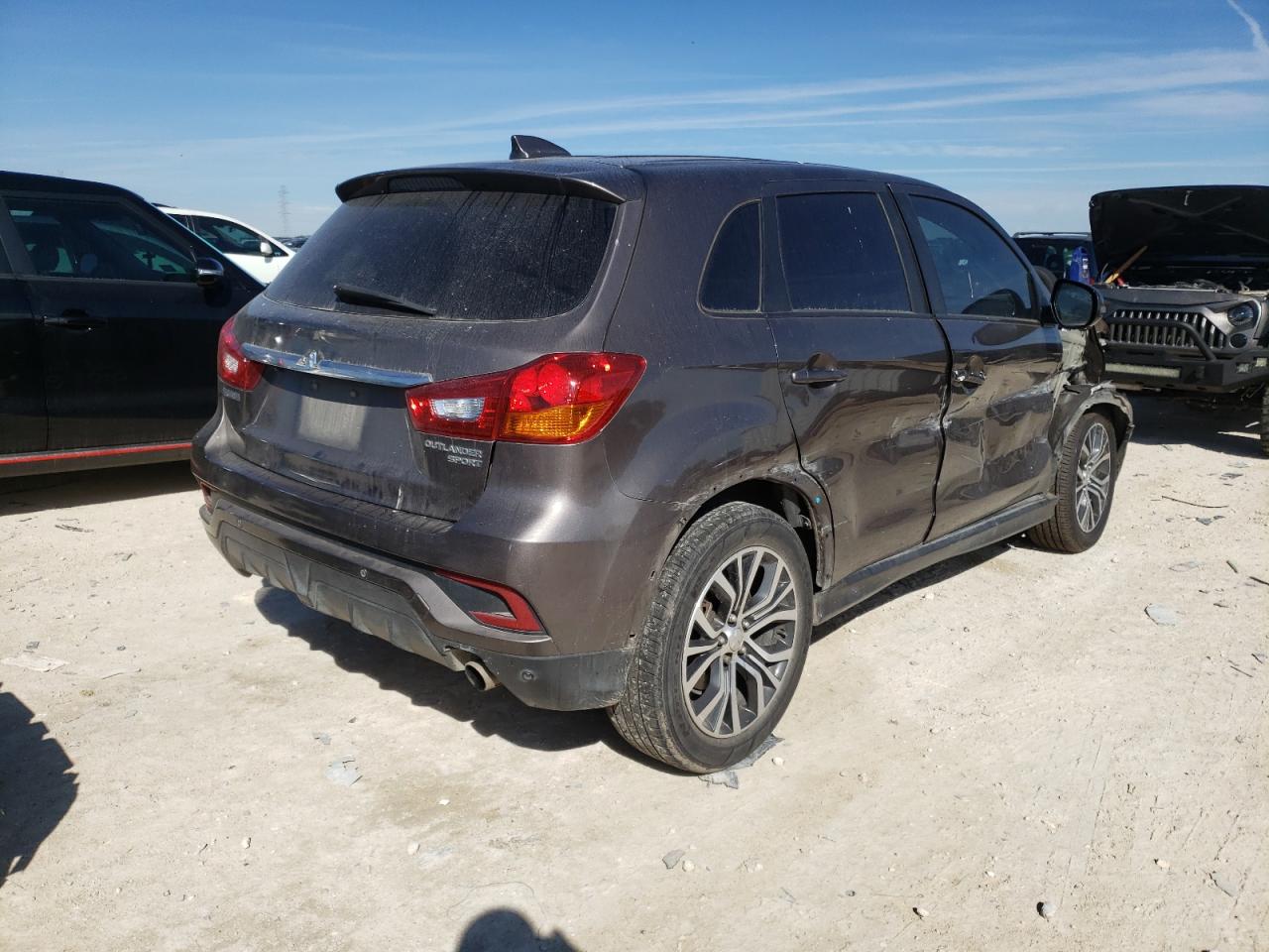 Photo 4 from auction – 2019 MITSUBISHI OUTLANDER with VIN JA4AP4AU8KU005588