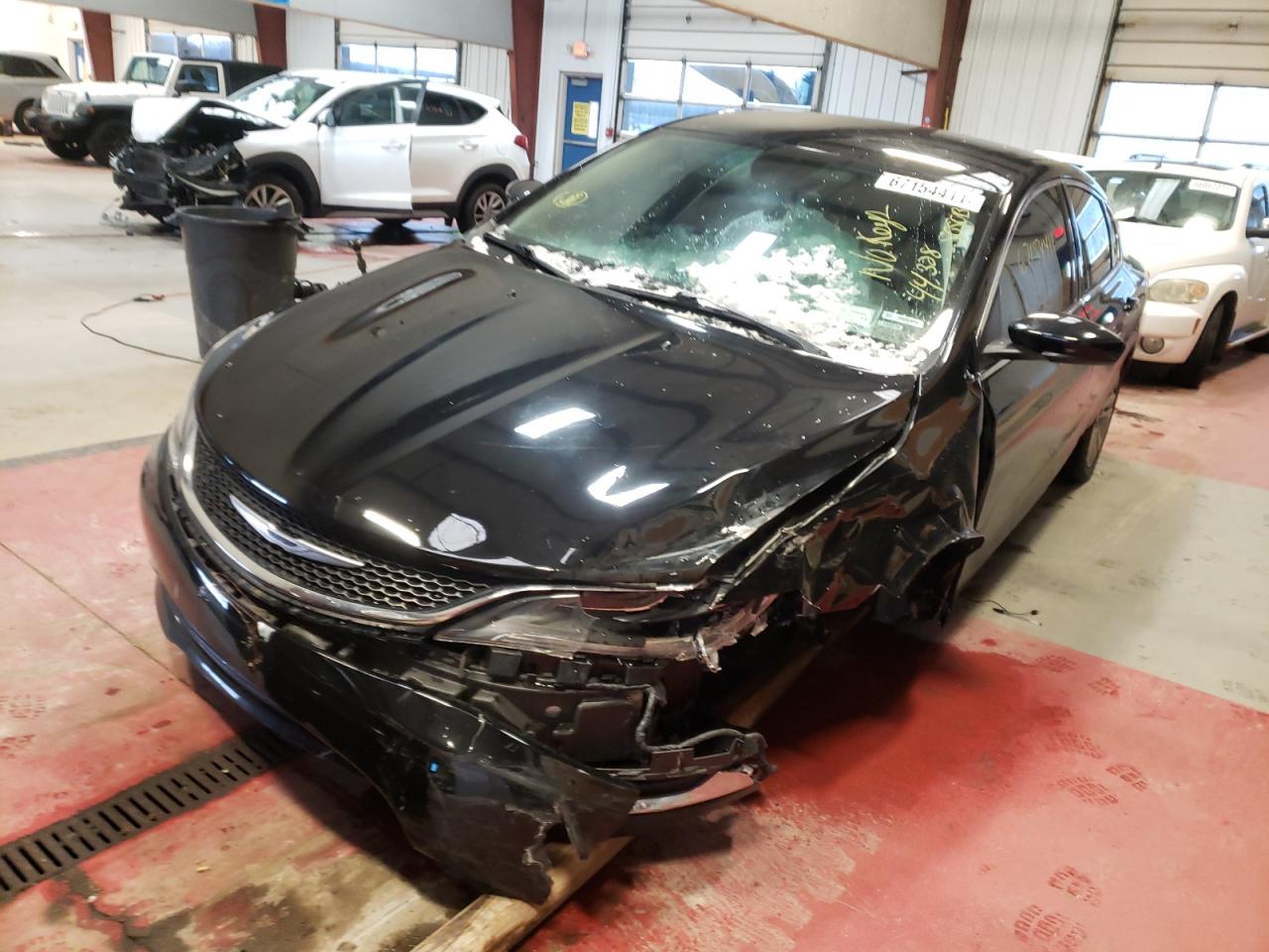 Photo 2 from auction – 2015 CHRYSLER 200 LIMITE with VIN 1C3CCCAB4FN505013