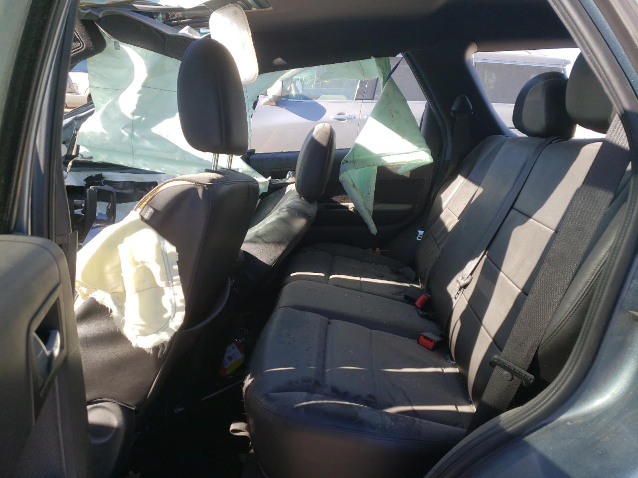 Photo 6 from auction – 2010 FORD ESCAPE LIM with VIN 1FMCU0EG2AKC88595