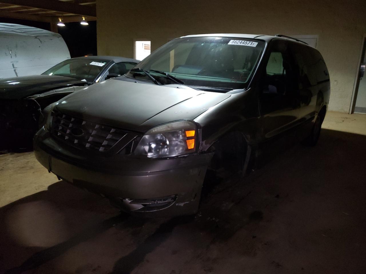 Photo 2 from auction – 2005 FORD FREESTAR S with VIN 2FMZA51645BA02128