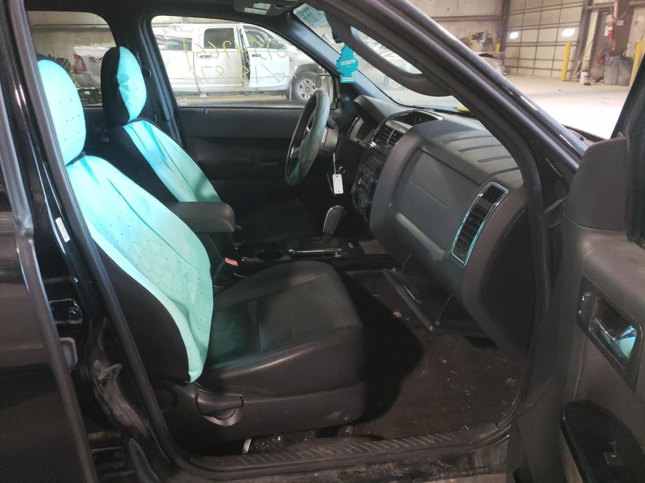 Photo 5 from auction – 2012 FORD ESCAPE LIM with VIN 1FMCU0E76CKB82959