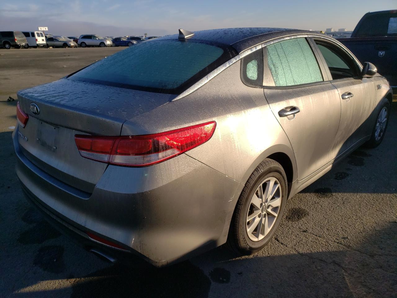 Photo 4 from auction – 2017 KIA OPTIMA LX with VIN 5XXGT4L35HG149338