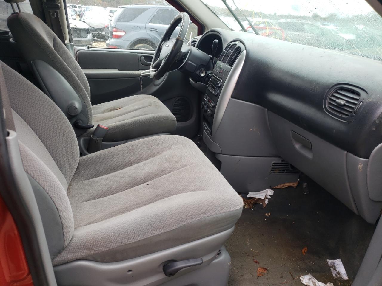 Photo 5 from auction – 2007 CHRYSLER TOWN & COU with VIN 2A8GP54L57R134152