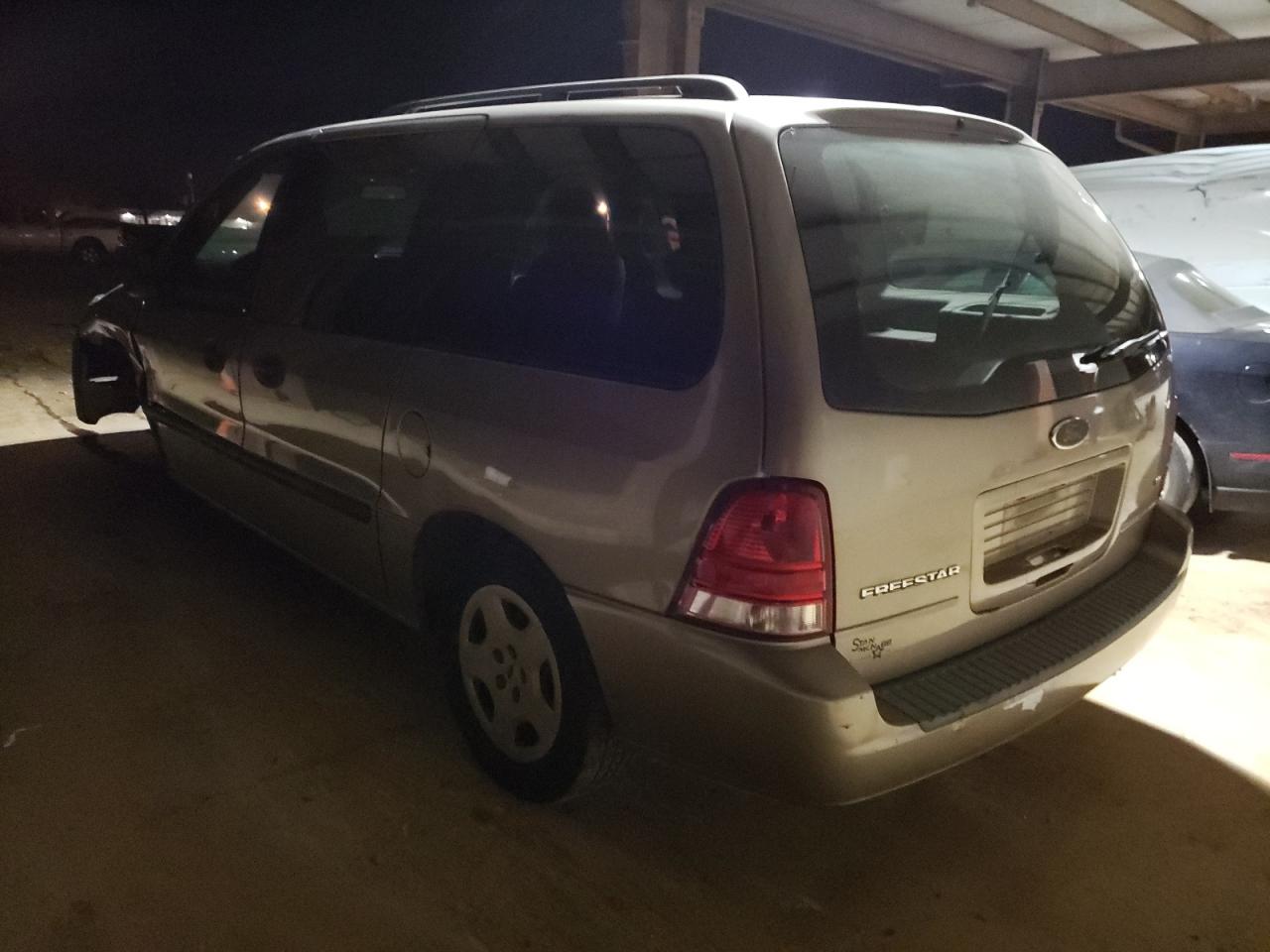 Photo 3 from auction – 2005 FORD FREESTAR S with VIN 2FMZA51645BA02128