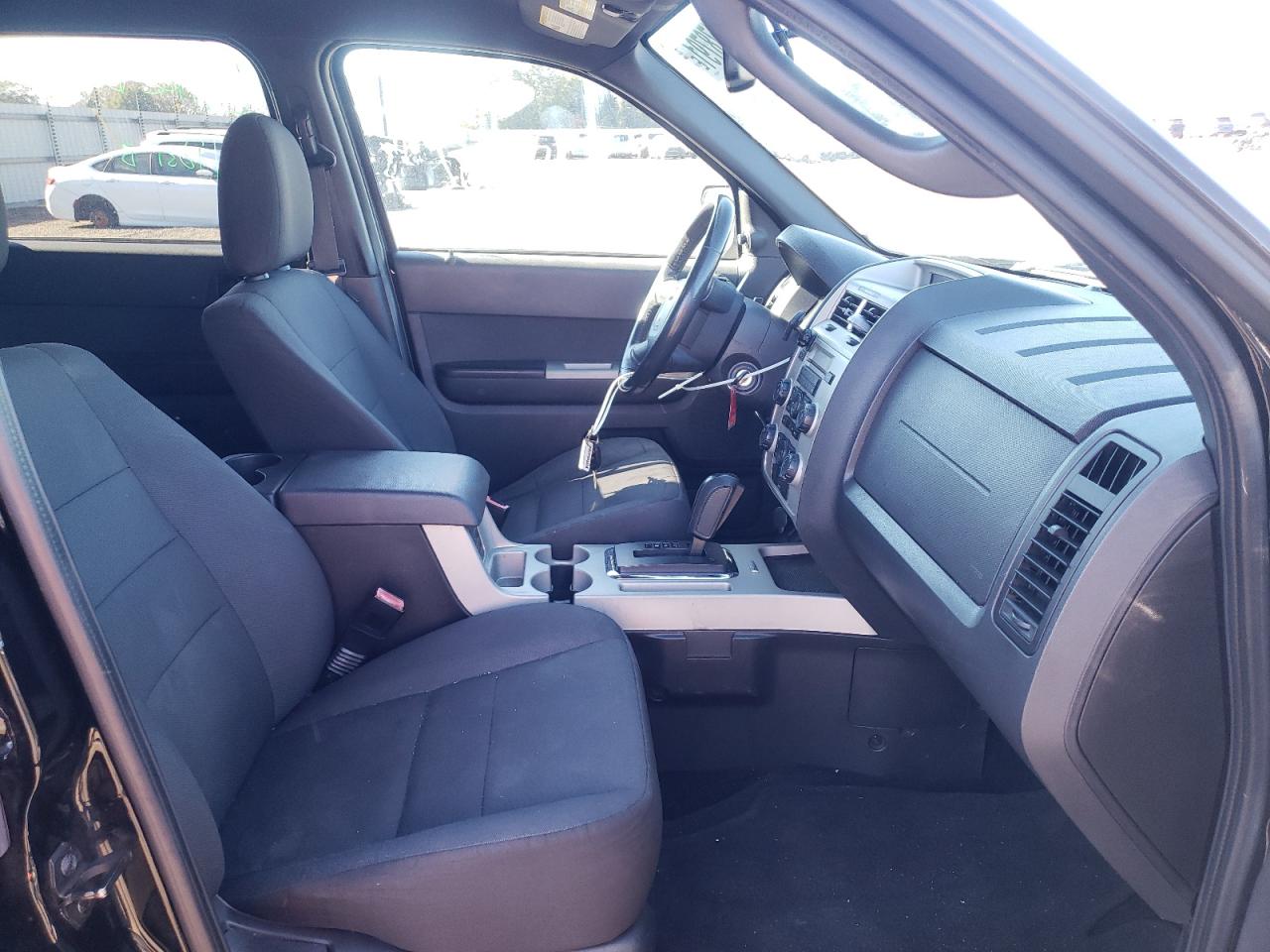Photo 5 from auction – 2012 FORD ESCAPE XLT with VIN 1FMCU9D72CKA66177