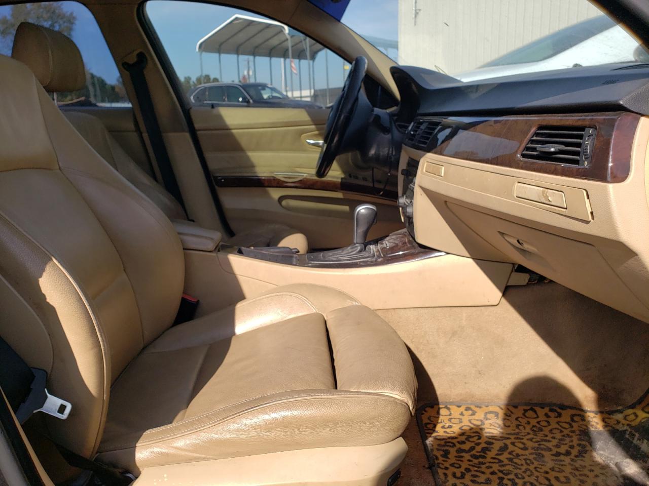 Photo 5 from auction – 2006 BMW 330 I with VIN WBAVB33556PS15511