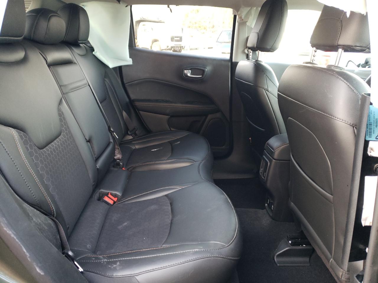 Photo 6 from auction – 2019 JEEP COMPASS LA with VIN 3C4NJDBBXKT714524