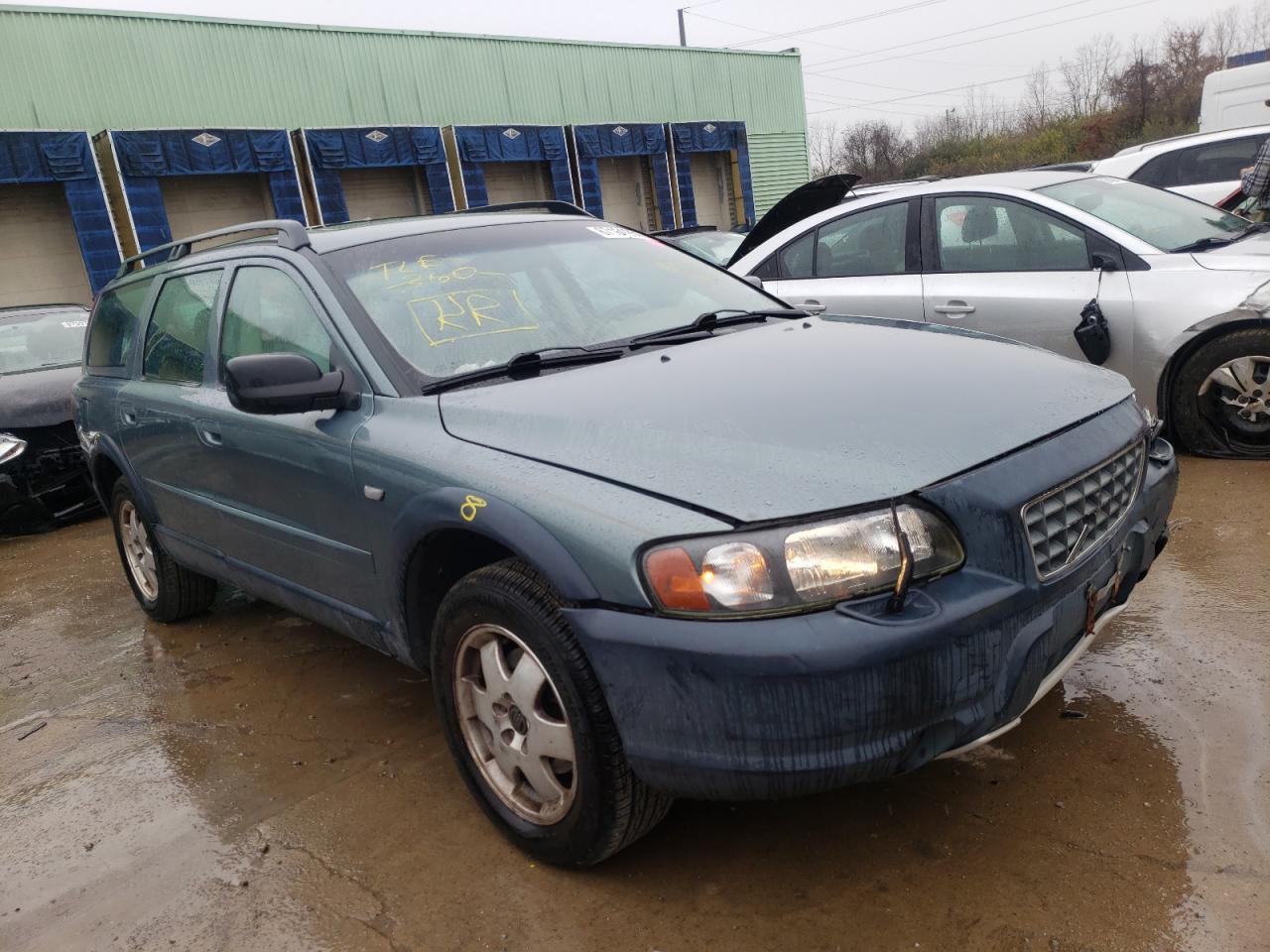 VOLVO V70 XC 2001 with VIN YV1SZ58D411025850 - Photo from auction