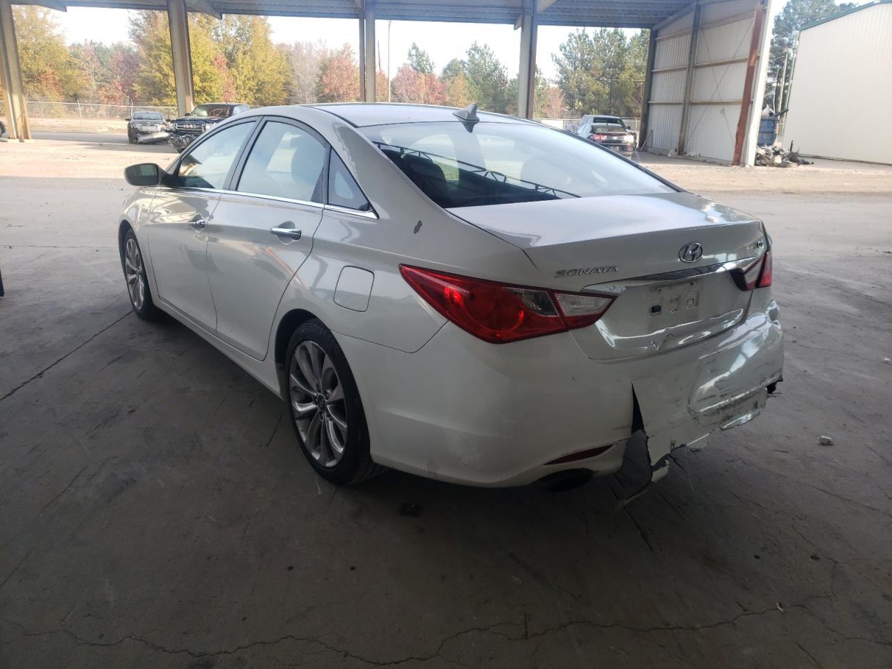 Photo 3 from auction – 2011 HYUNDAI SONATA SE with VIN 5NPEC4AB7BH230242