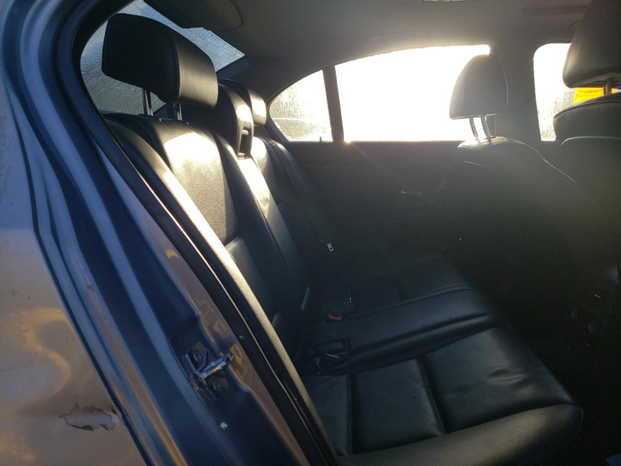 Photo 6 from auction – 2007 BMW 525 I with VIN WBANE535X7CW66901