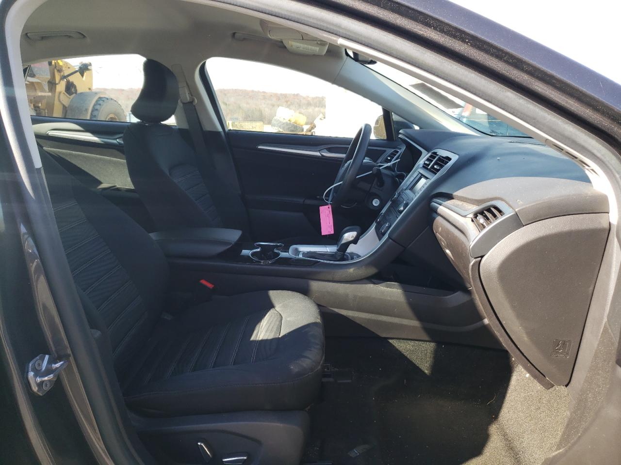 Photo 5 from auction – 2016 FORD FUSION SE with VIN 3FA6P0H79GR394315