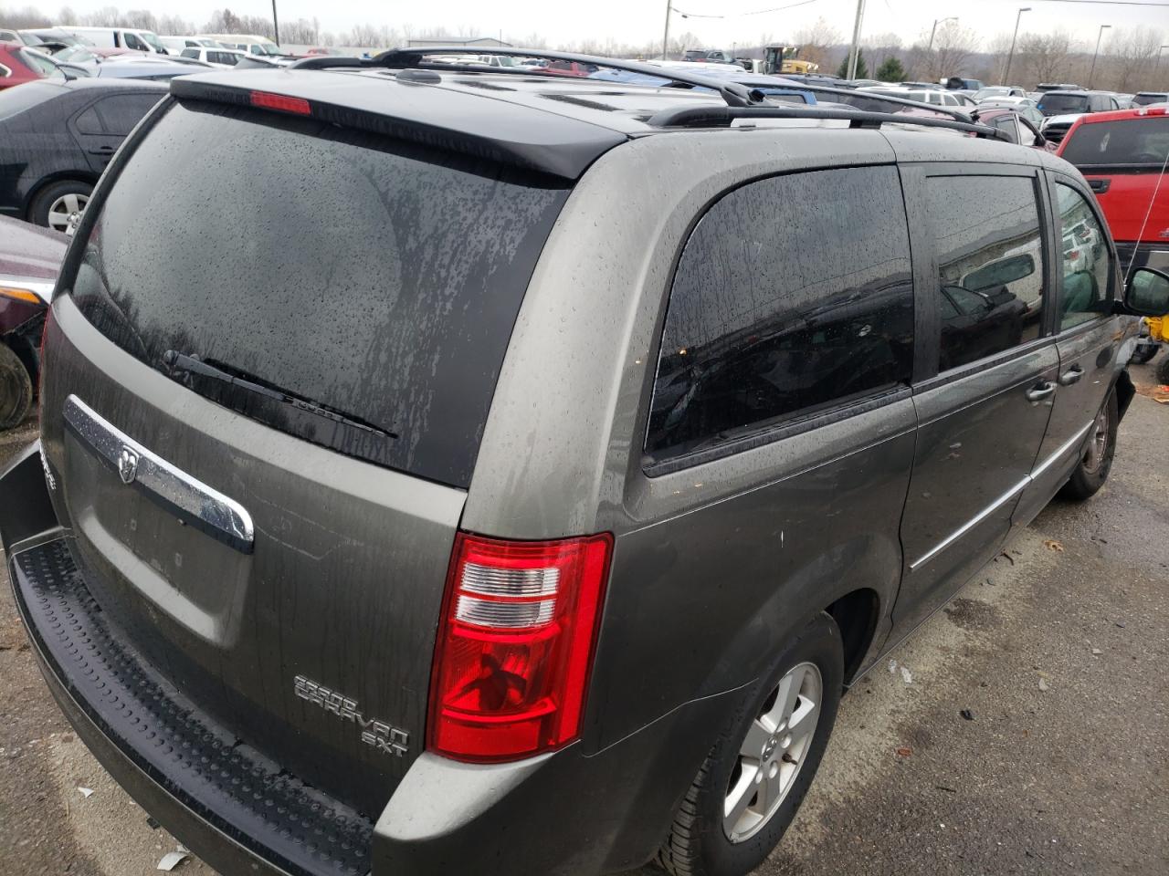 Фото 4 с аукциона – 2010 DODGE GRAND CARA с VIN 2D4RN5D17AR272905