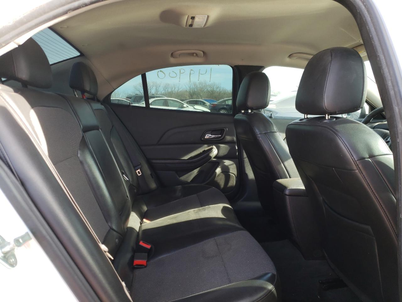 Photo 6 from auction – 2016 CHEVROLET MALIBU LIM with VIN 1G11C5SA2GU146622