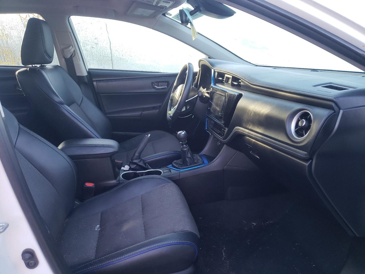 Photo 5 from auction – 2018 TOYOTA COROLLA L with VIN 2T1BURHEXJC042782