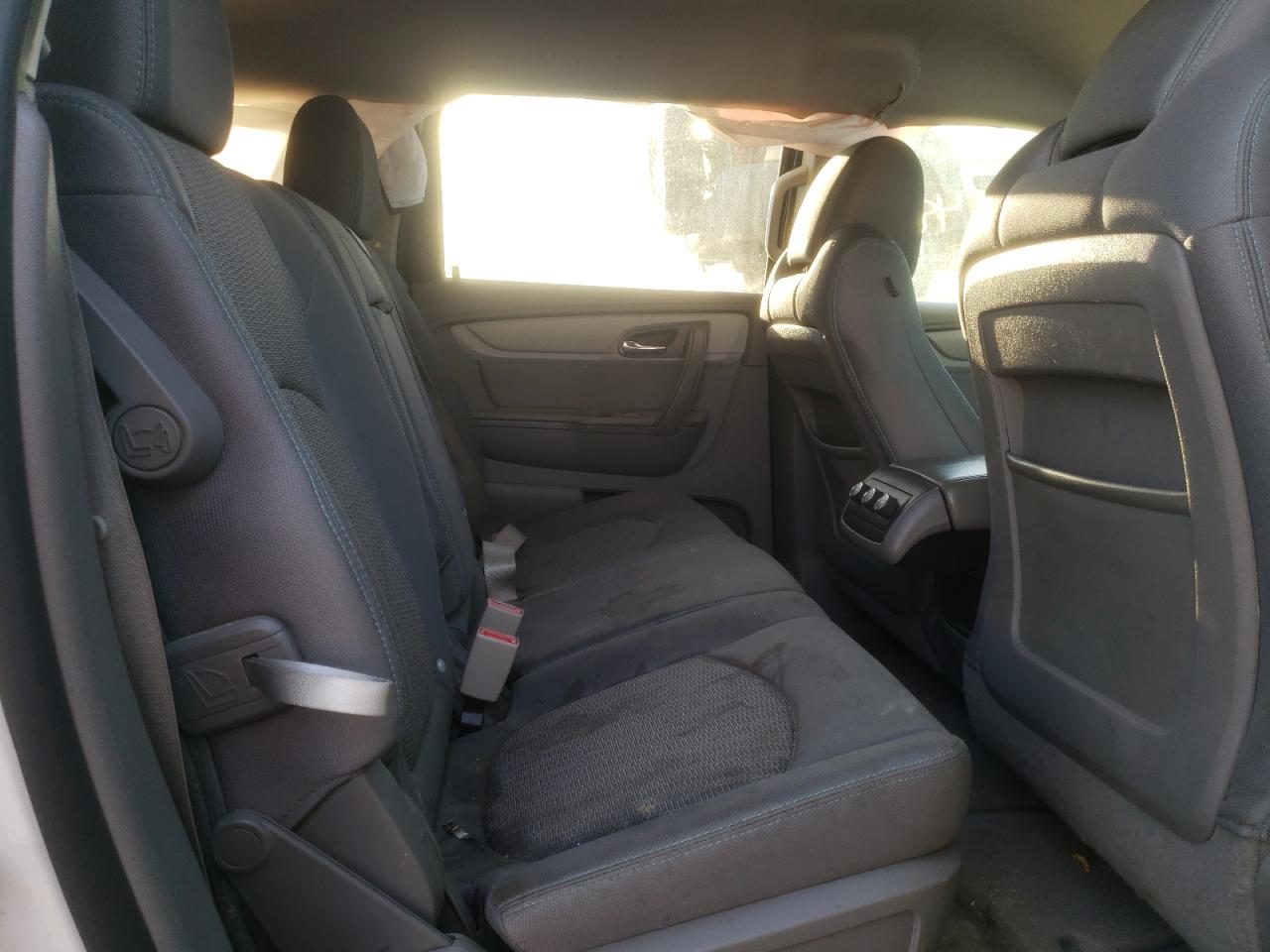 Photo 6 from auction – 2015 CHEVROLET TRAVERSE L with VIN 1GNKRGKD3FJ212344