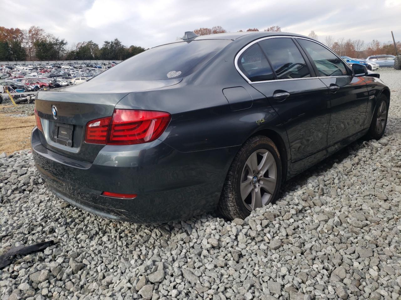 Photo 4 from auction – 2011 BMW 528 I with VIN WBAFR1C51BC747389