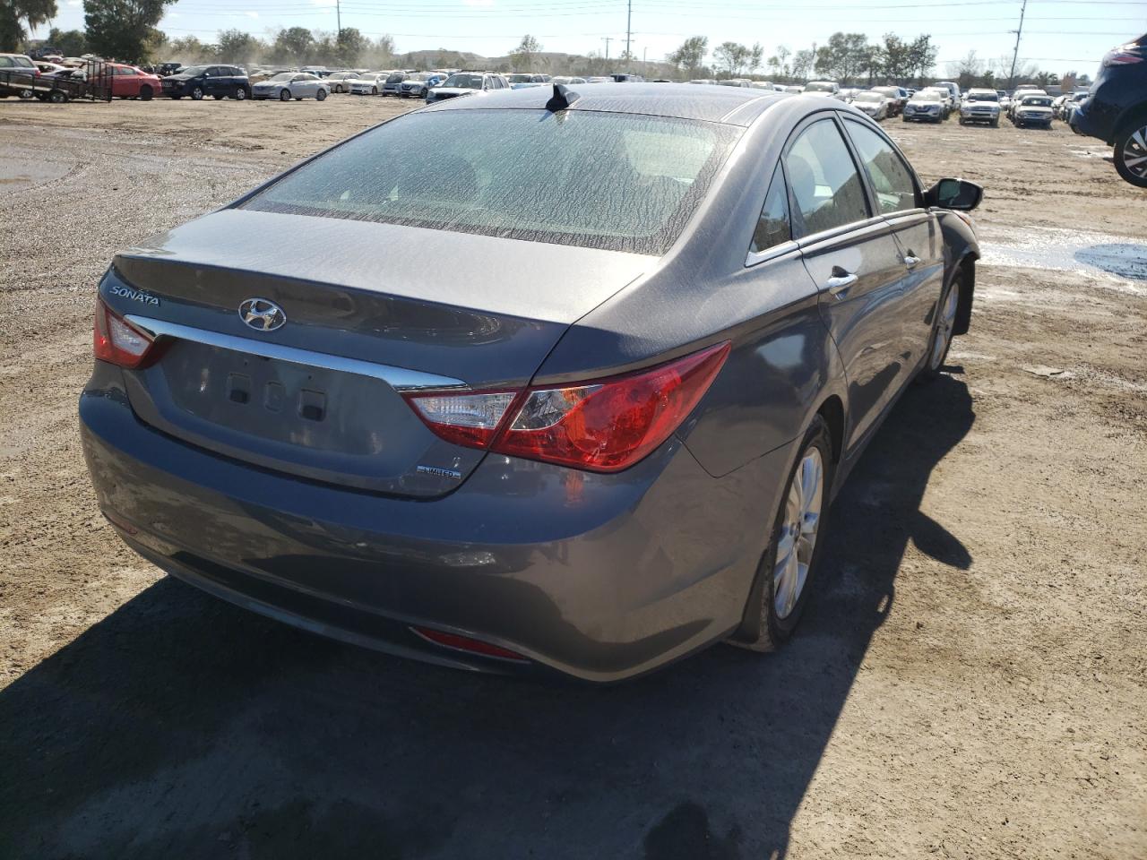 Photo 4 from auction – 2013 HYUNDAI SONATA SE with VIN 5NPEC4AC9DH674749