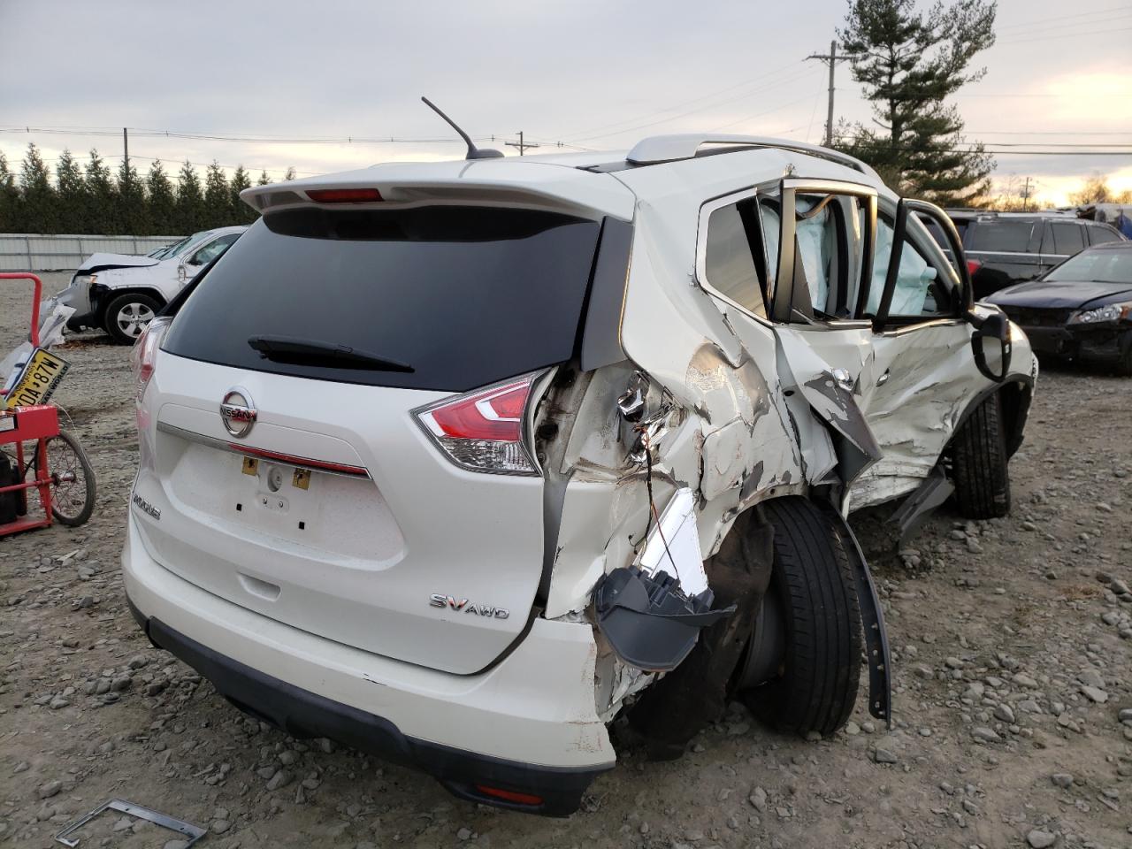 Photo 4 from auction – 2016 NISSAN ROGUE S with VIN KNMAT2MV0GP643348
