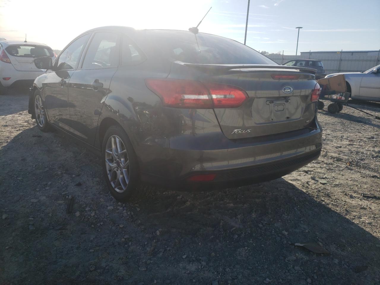 Photo 3 from auction – 2015 FORD FOCUS SE with VIN 1FADP3F2XFL319376