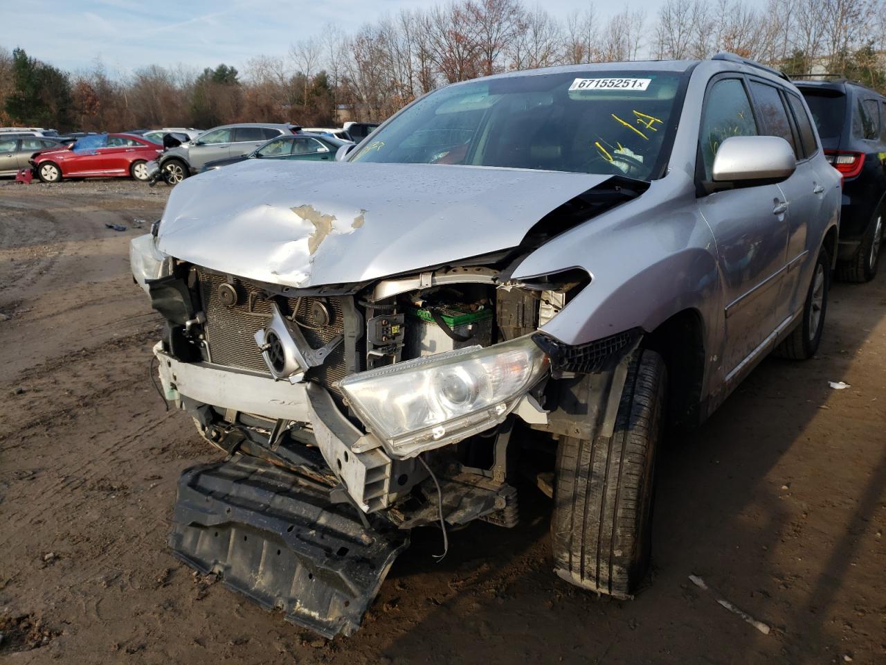 Photo 2 from auction – 2013 TOYOTA HIGHLANDER with VIN 5TDBK3EH7DS179577