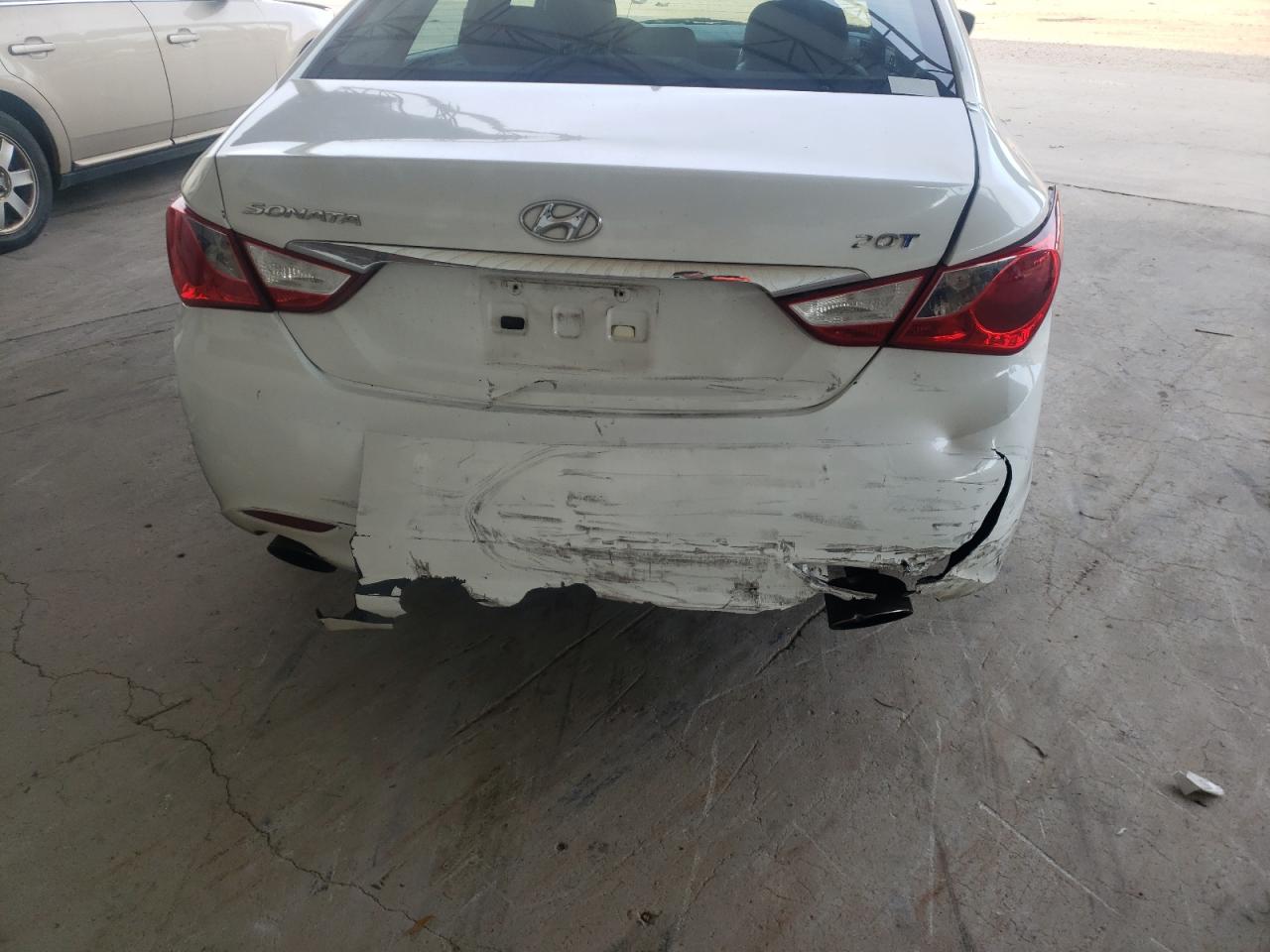 Photo 9 from auction – 2011 HYUNDAI SONATA SE with VIN 5NPEC4AB7BH230242