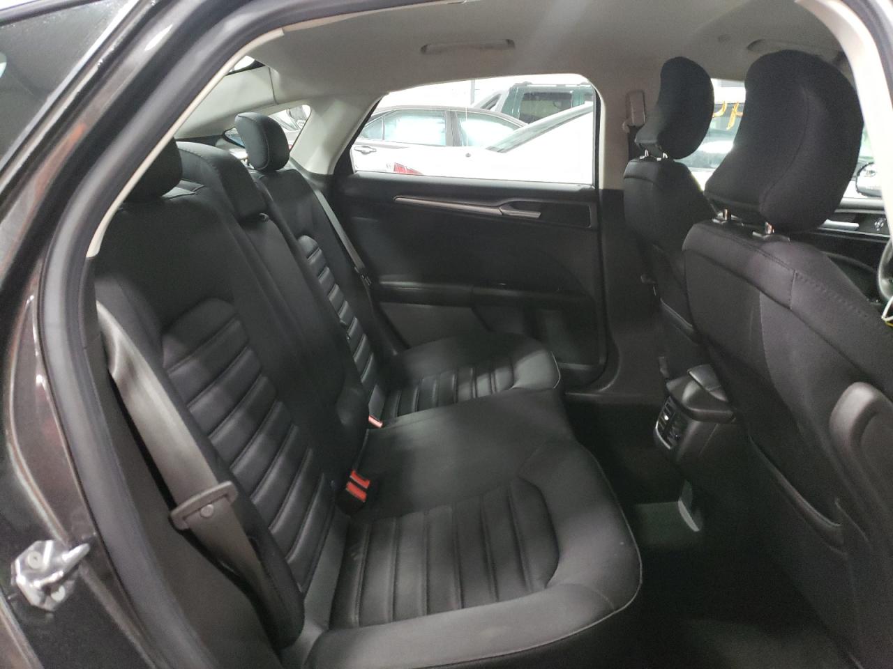 Photo 5 from auction – 2016 FORD FUSION SE with VIN 3FA6P0LU9GR397860