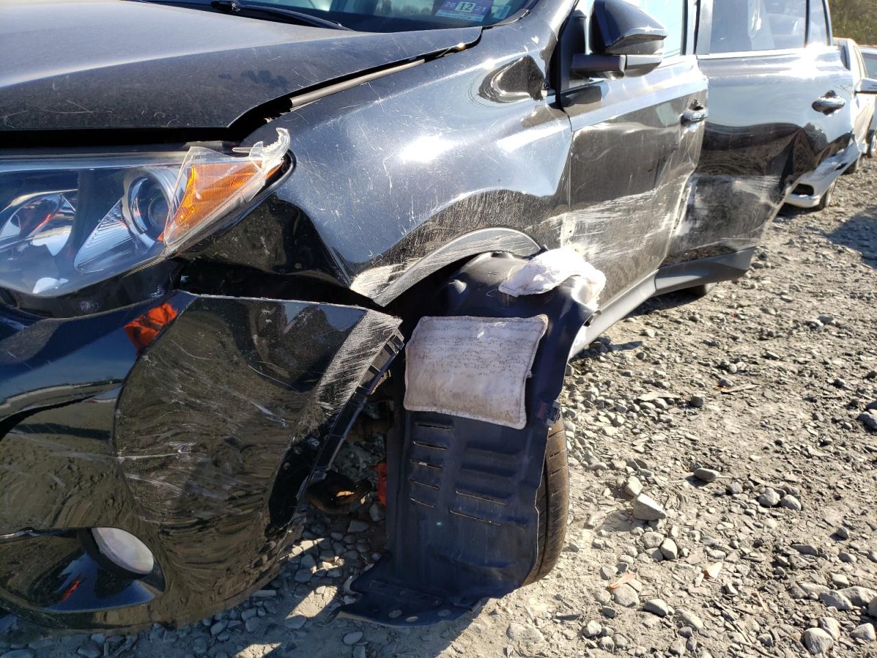 Photo 9 from auction – 2015 TOYOTA RAV4 LIMIT with VIN 2T3DFREV1FW385114