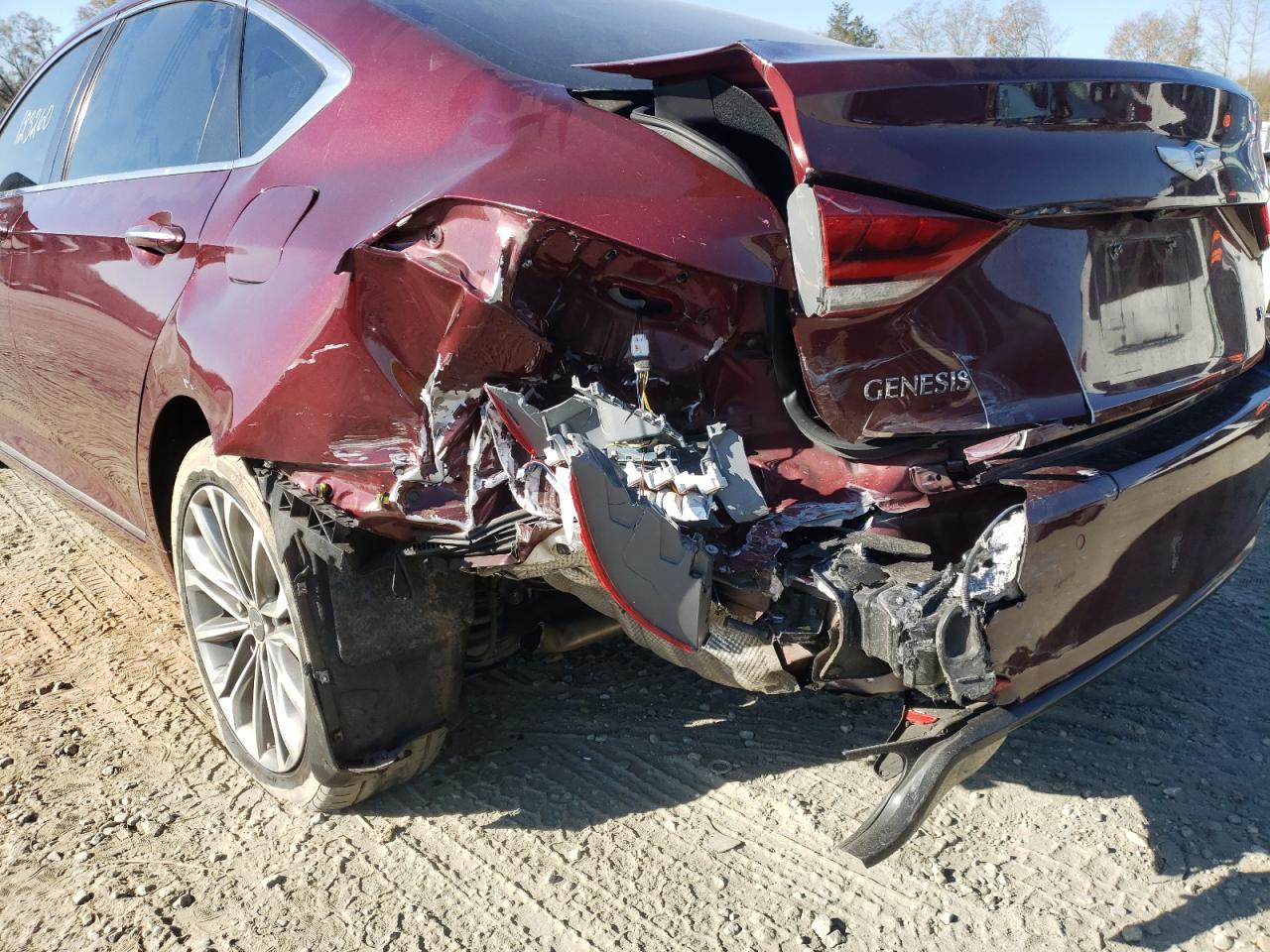 Photo 9 from auction – 2015 HYUNDAI GENESIS 3. with VIN KMHGN4JE3FU090954