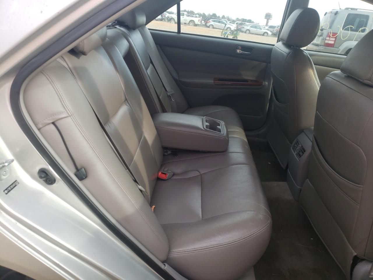Photo 6 from auction – 2004 TOYOTA CAMRY LE with VIN 4T1BF32K54U570626