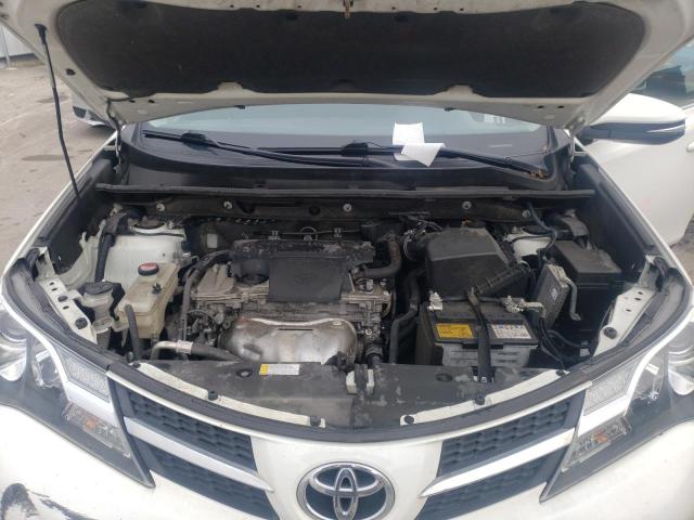 Photo 7 from auction – 2015 TOYOTA RAV4 XLE with VIN JTMWFREV5FJ051546