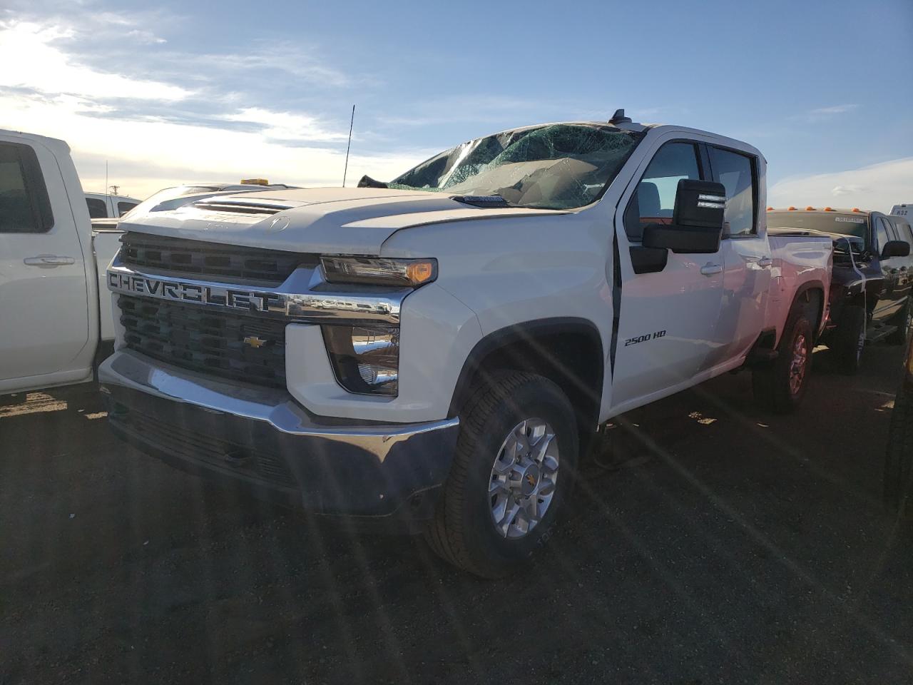 Photo 2 from auction – 2021 CHEVROLET SILVERADO with VIN 1GC1YNEY4MF264043