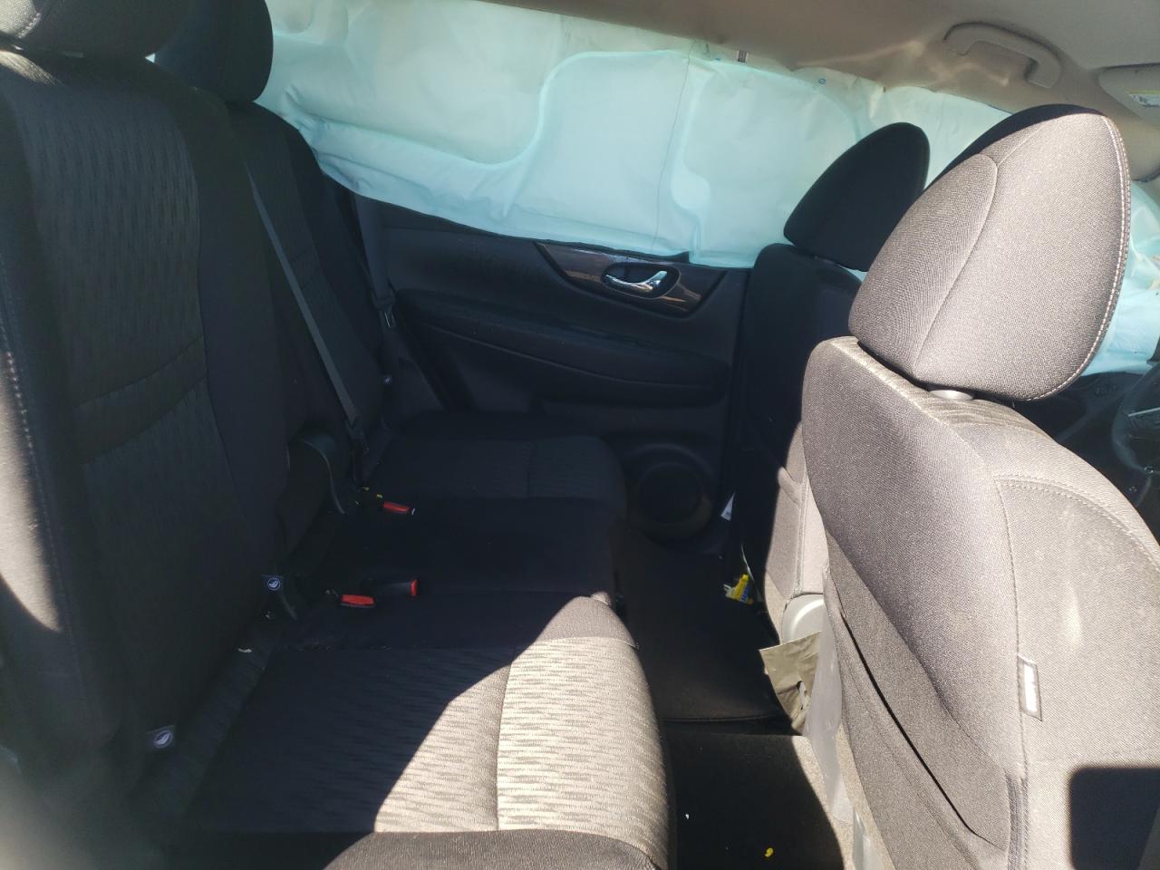 Photo 6 from auction – 2018 NISSAN ROGUE S with VIN 5N1AT2MT1JC774832