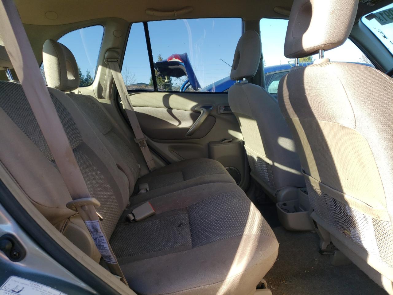 Photo 6 from auction – 2004 TOYOTA RAV4 with VIN JTEHD20V840028886