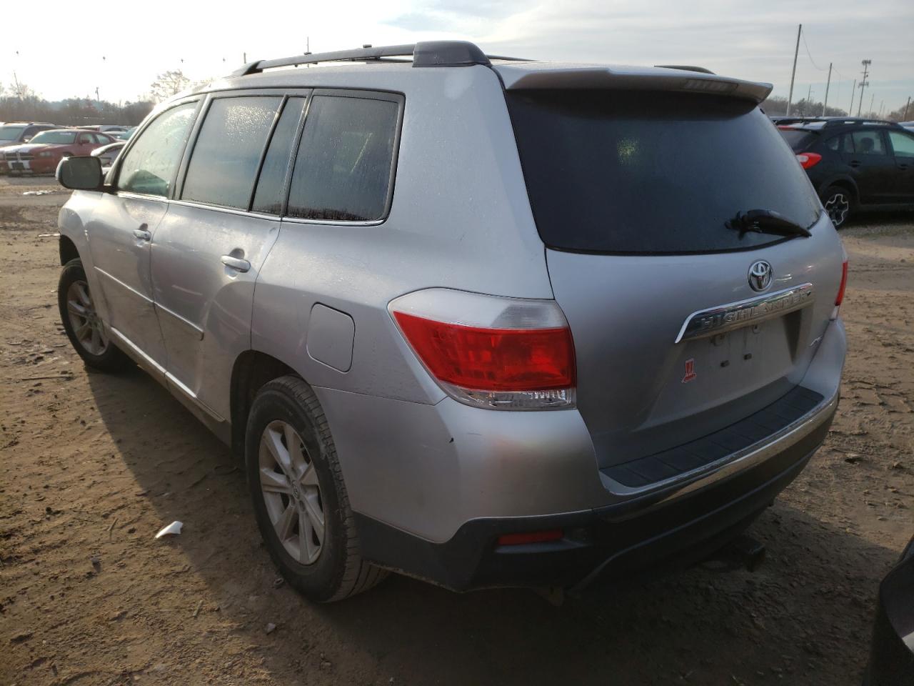Photo 3 from auction – 2013 TOYOTA HIGHLANDER with VIN 5TDBK3EH7DS179577