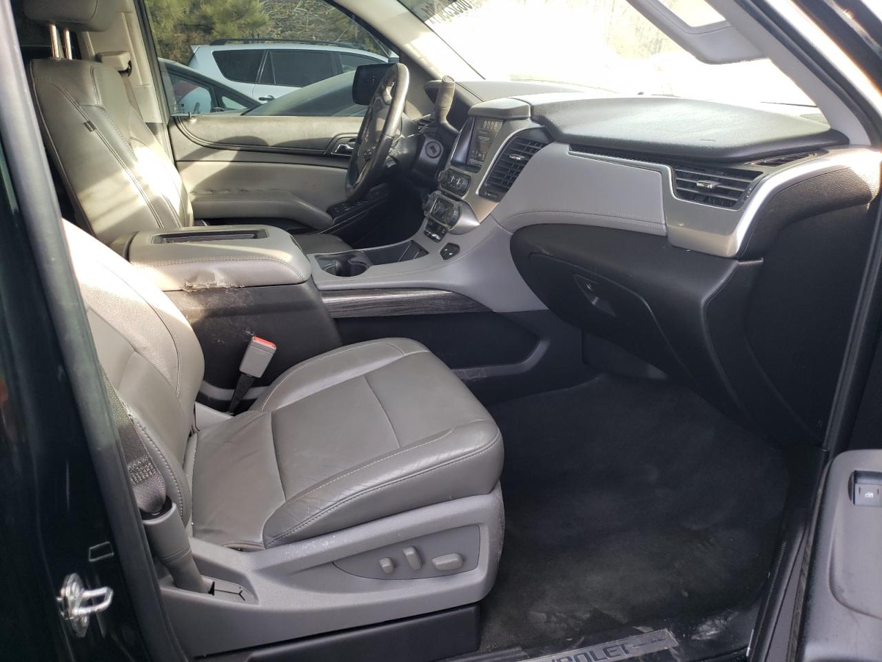 Photo 5 from auction – 2016 CHEVROLET TAHOE K150 with VIN 1GNSKBKC2GR169598