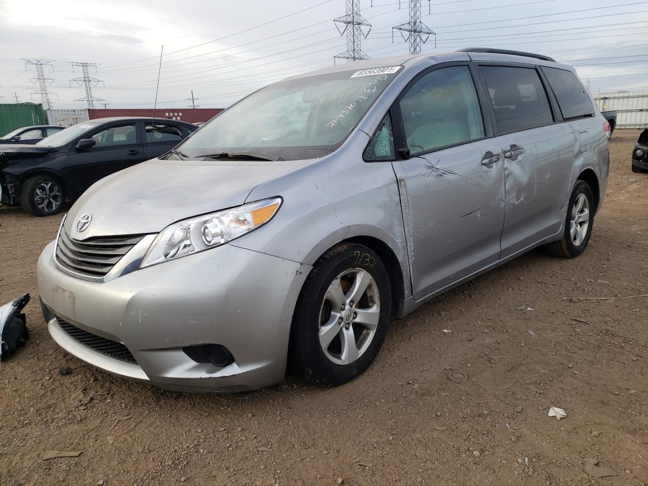 Photo 2 from auction – 2011 TOYOTA SIENNA LE with VIN 5TDKK3DC3BS013155