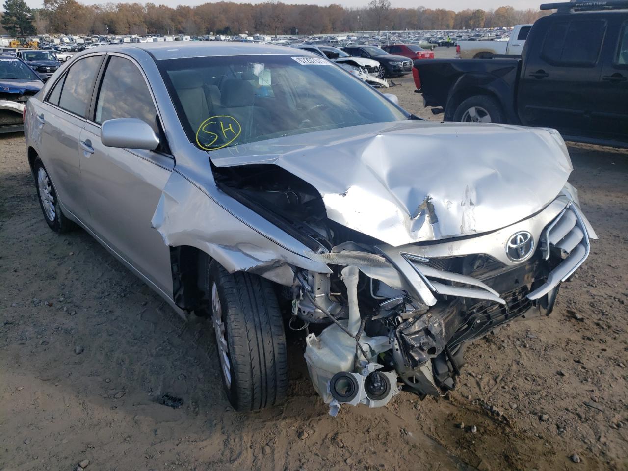 TOYOTA CAMRY BASE 2011 with VIN 4T1BF3EK3BU640942 - Photo from auction