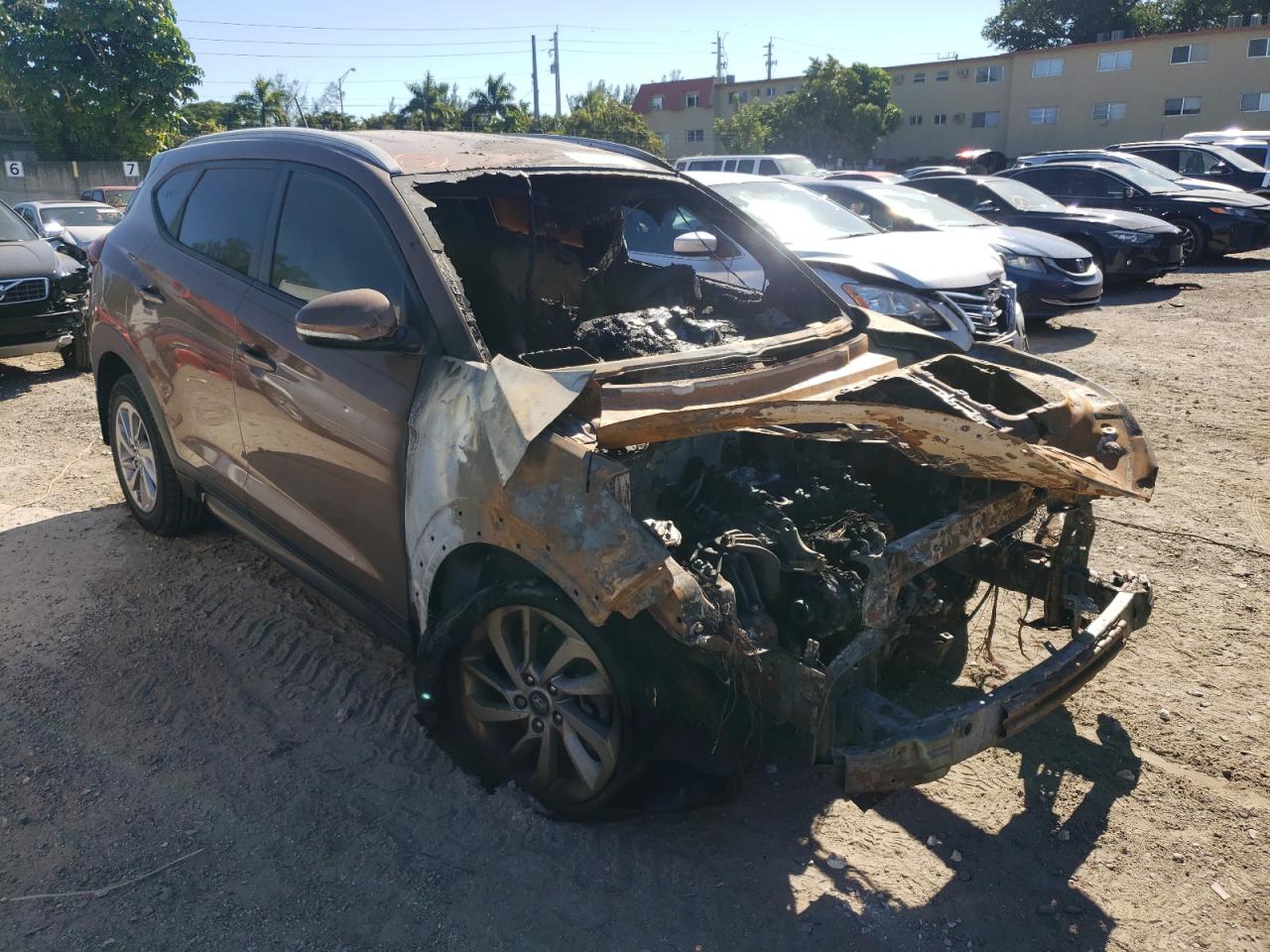 HYUNDAI TUCSON LIM 2016 with VIN KM8J33A26GU062773 - Photo from auction