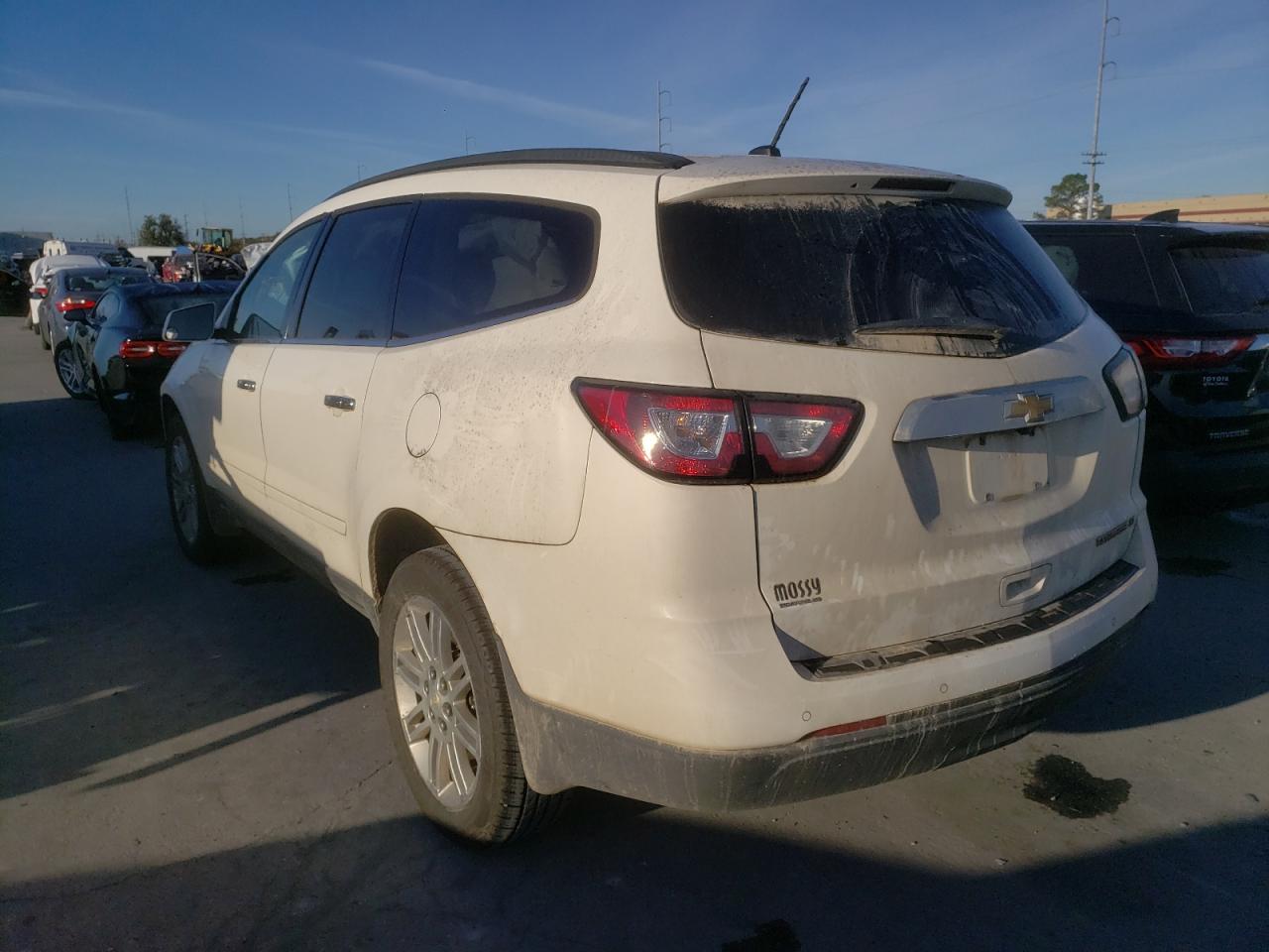 Photo 3 from auction – 2015 CHEVROLET TRAVERSE L with VIN 1GNKRGKD3FJ212344